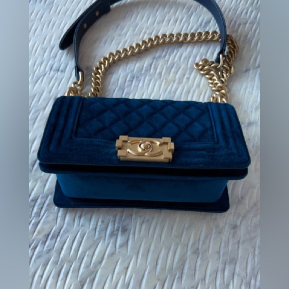 Chanel Small Velvet Le Boy Bag Blue - Picture 4 of 14